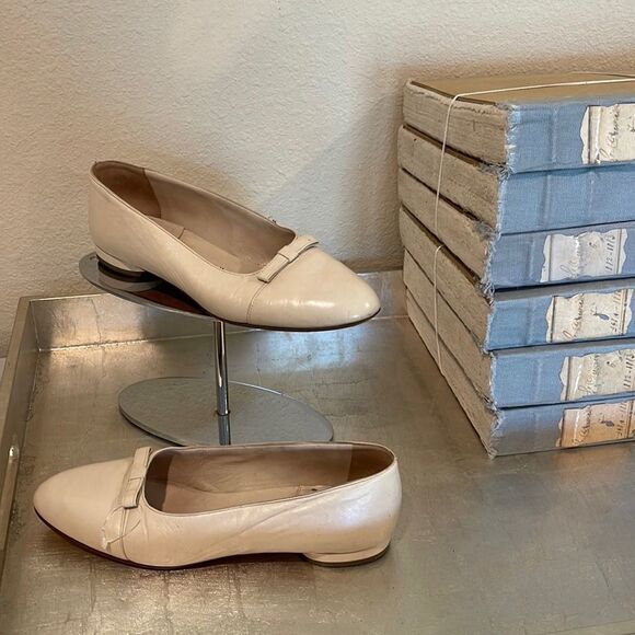 Emporio vintage Armani Leather Tan‎ Beige Flats AUTHENTIC EU 37.5 - Picture 1 of 4